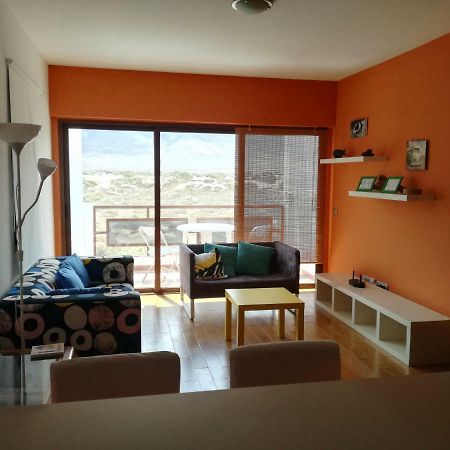 Surfhouse Hostel Famara Caleta De Famara エクステリア 写真
