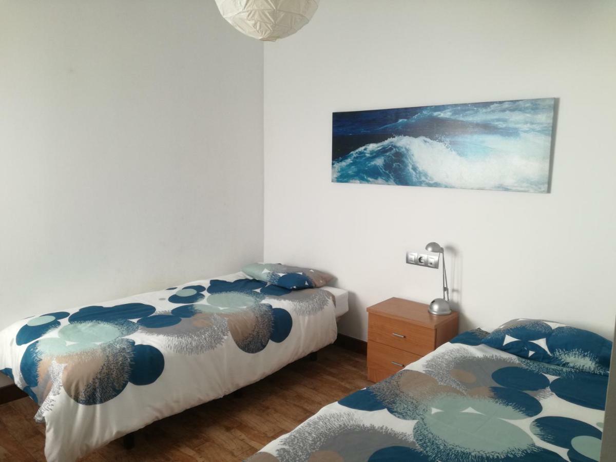 Surfhouse Hostel Famara Caleta De Famara エクステリア 写真