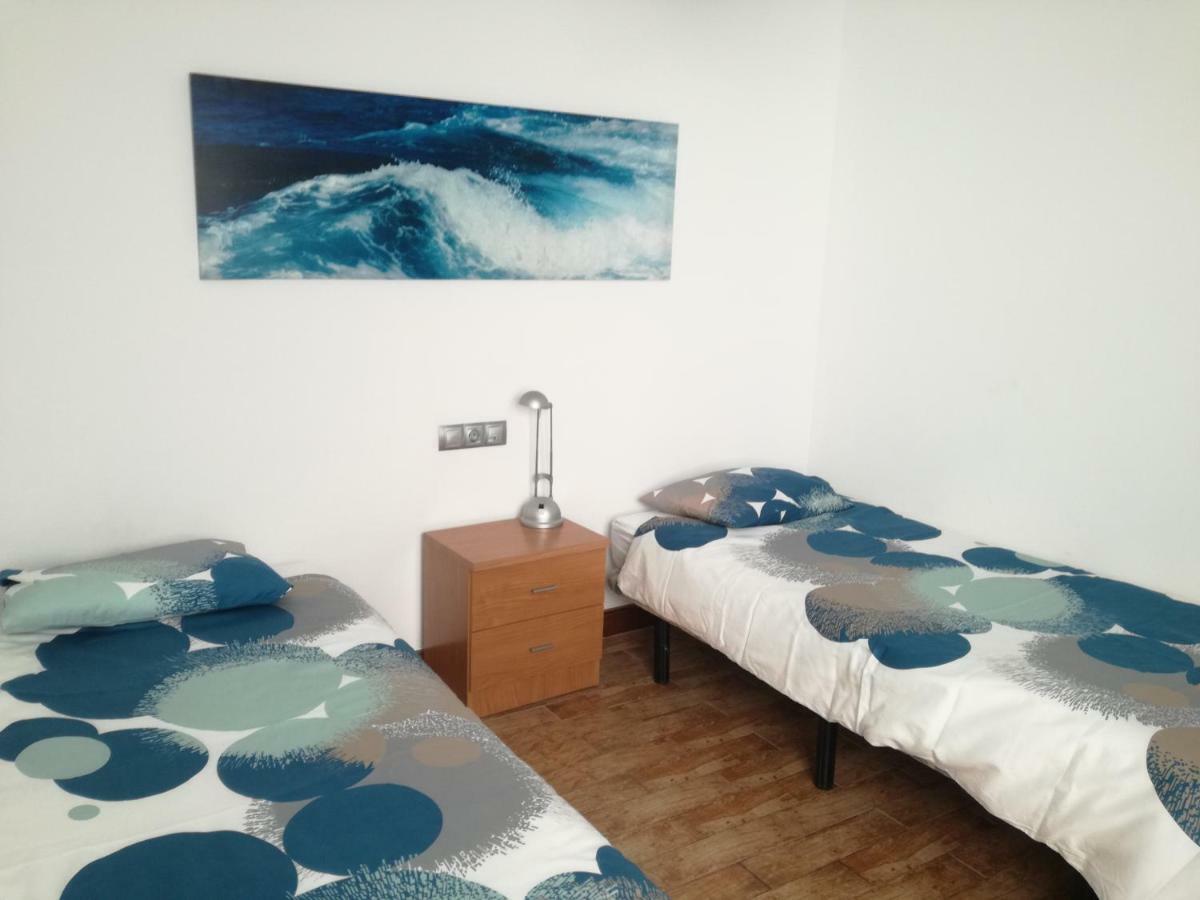 Surfhouse Hostel Famara Caleta De Famara エクステリア 写真