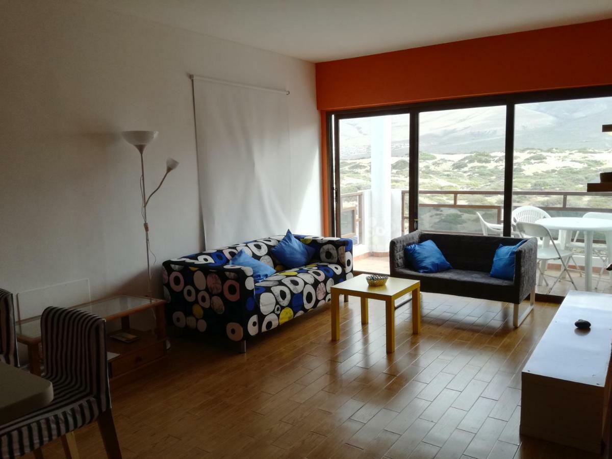 Surfhouse Hostel Famara Caleta De Famara エクステリア 写真