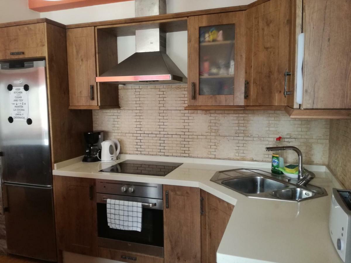 Surfhouse Hostel Famara Caleta De Famara エクステリア 写真